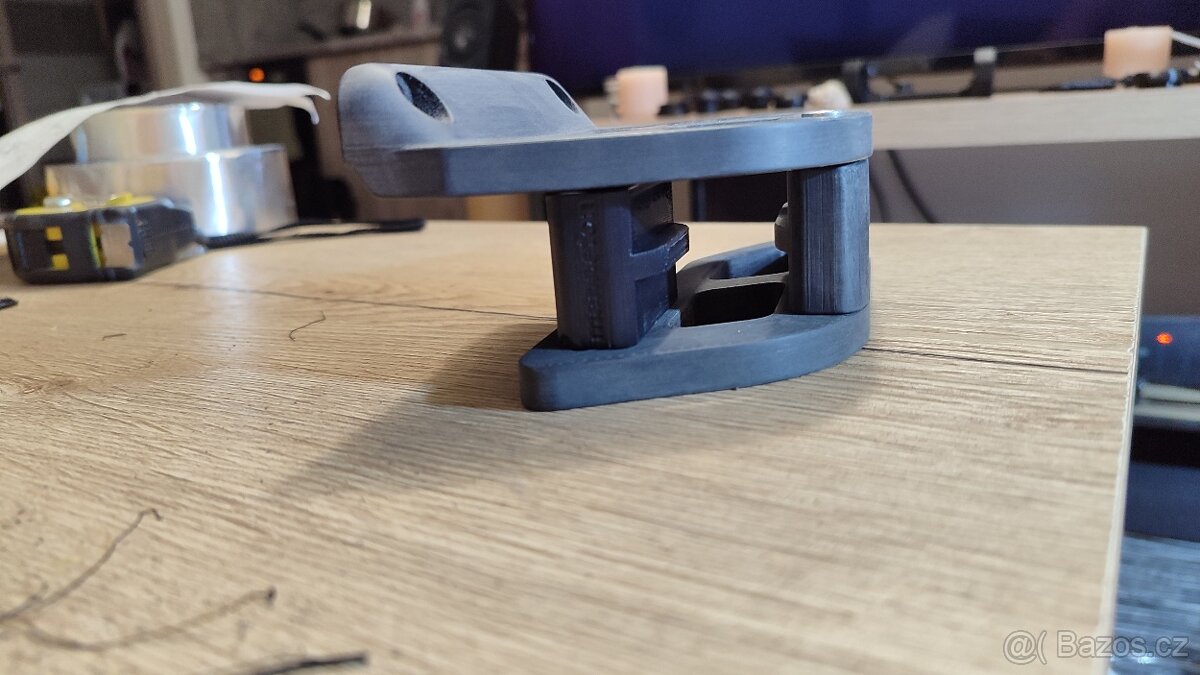 Tenere 700 vodítko řetězu - 8