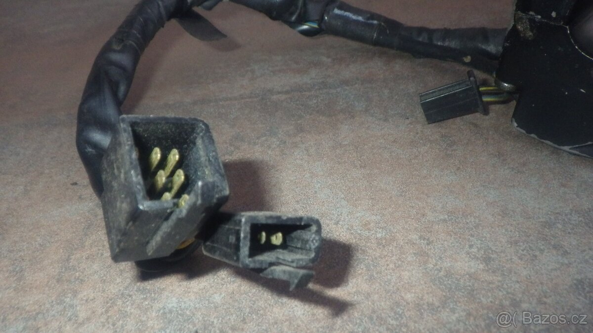 Přepínače na Yamaha FZR 600 3HE - 8