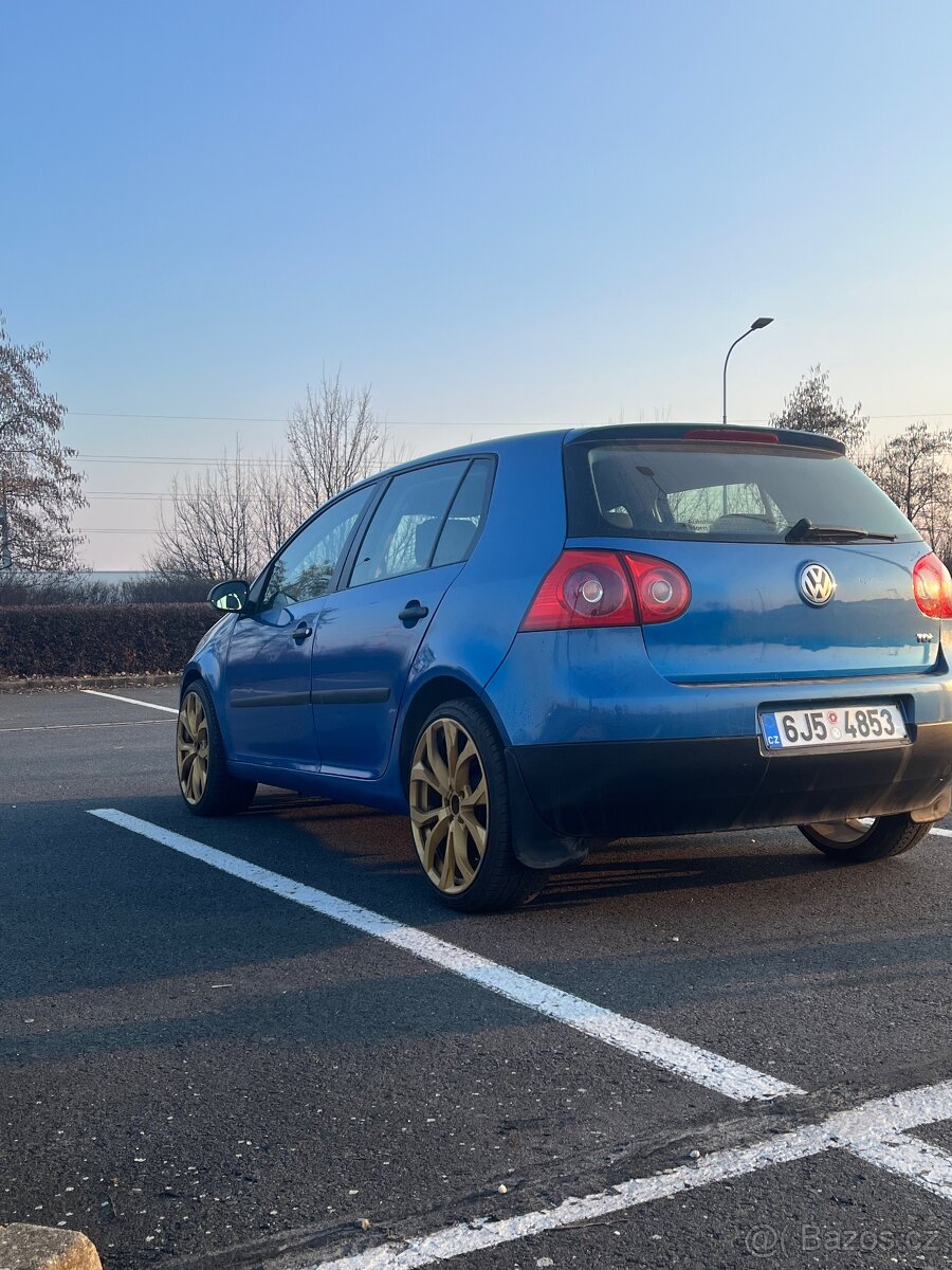 Volkswagen Golf - 8