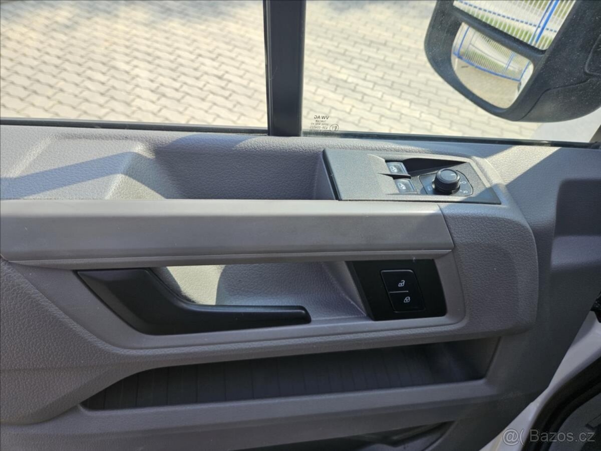 Volkswagen Crafter 2.0 L2H2 6 míst temp. č.18. - 8