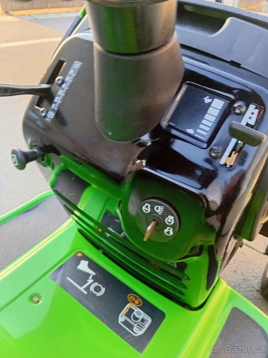 Prodám zahradní traktor MTD MasterCut 92-145 - 8