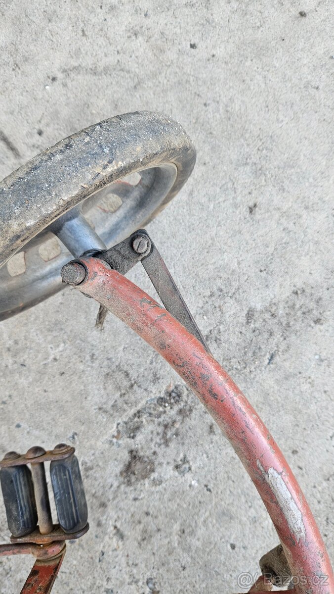 Šlapací tříkolka "Trilobit" - 8