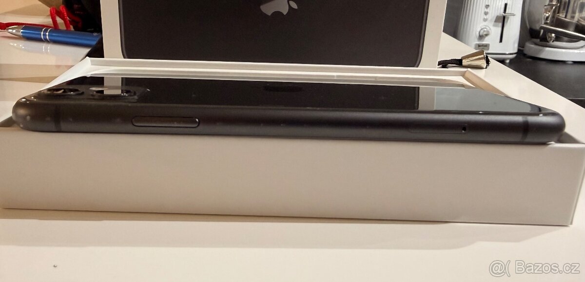 iPhone 11 64GB, baterie 100%, plně funkční - 8