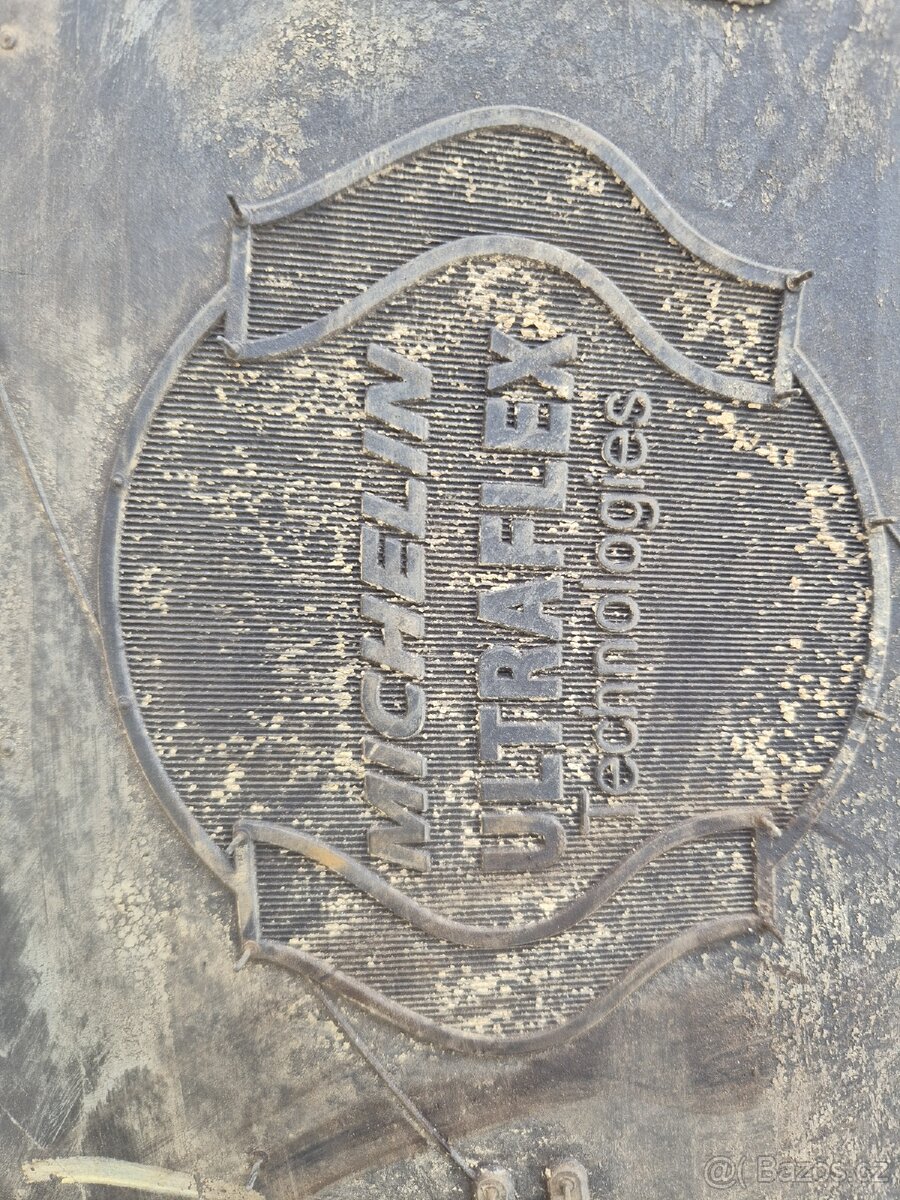 600/70 R30 168D/165E Michelin Axiobib 2 - 8