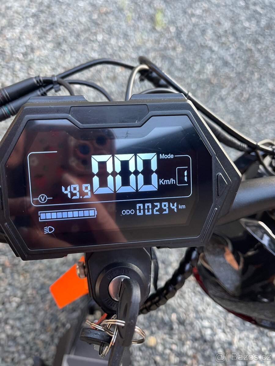 Elektrokoloběžka HECHT - 8