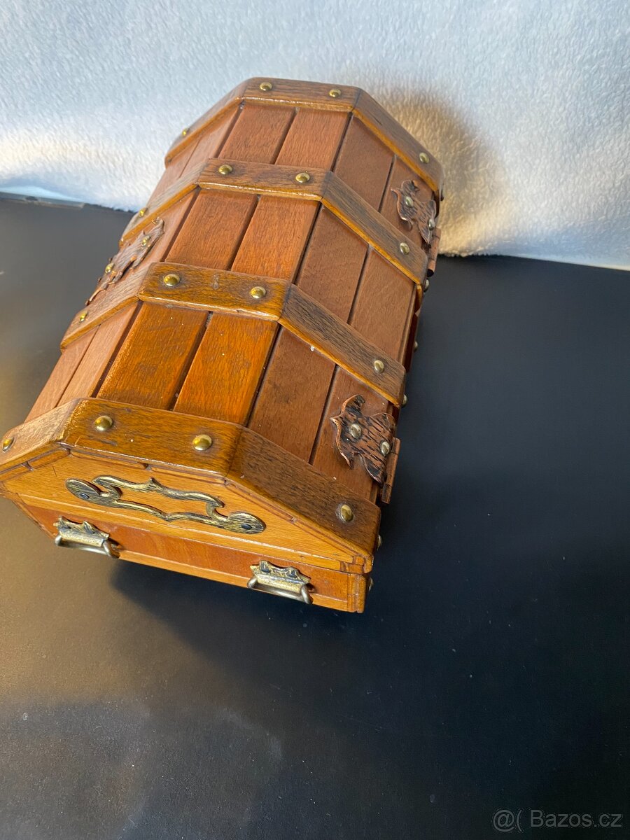 Dekorativní dřevěná truhlička – šperkovnice / úschova drobno - 8