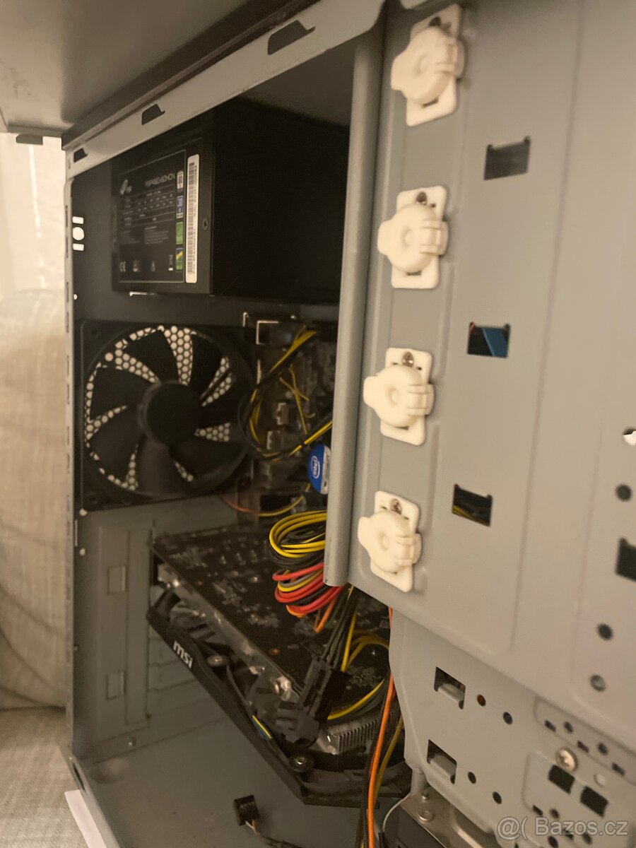 obrazovka a nefunkční PC - 8