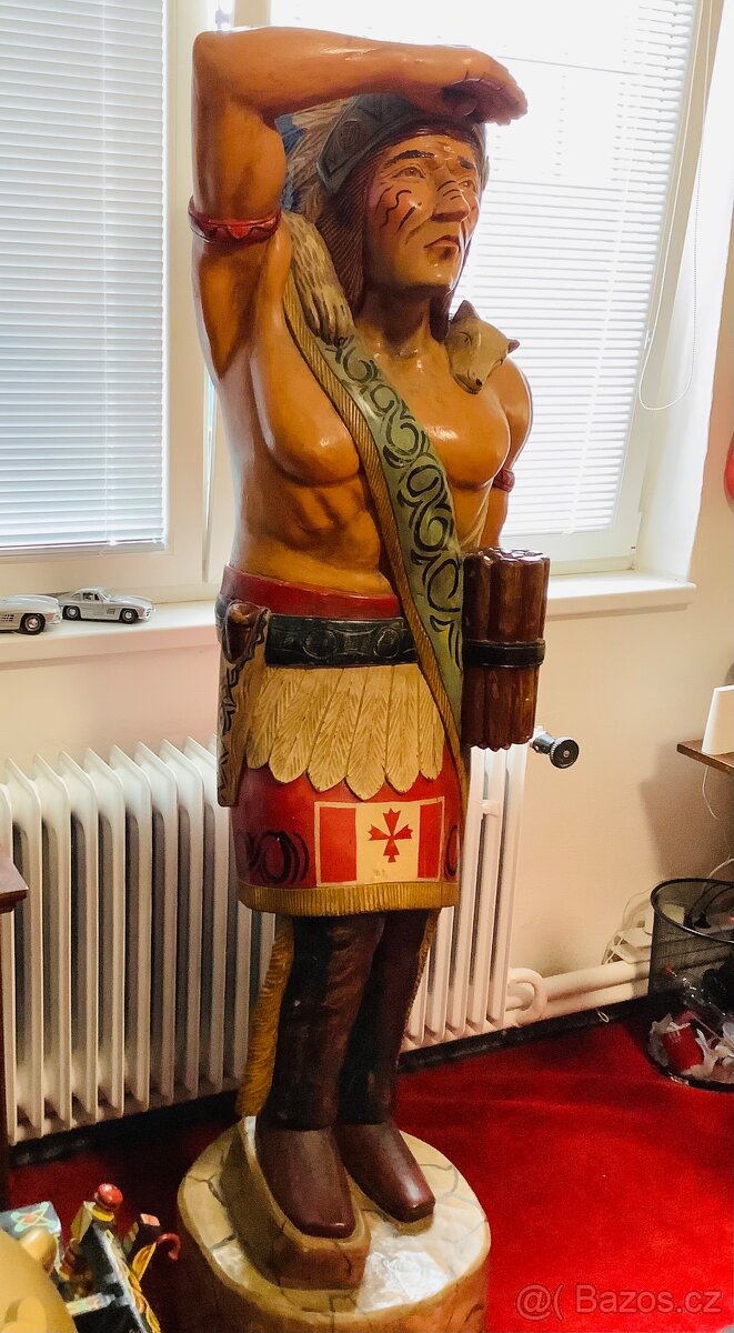 Stará dřevěná socha Indiána 180cm - 8