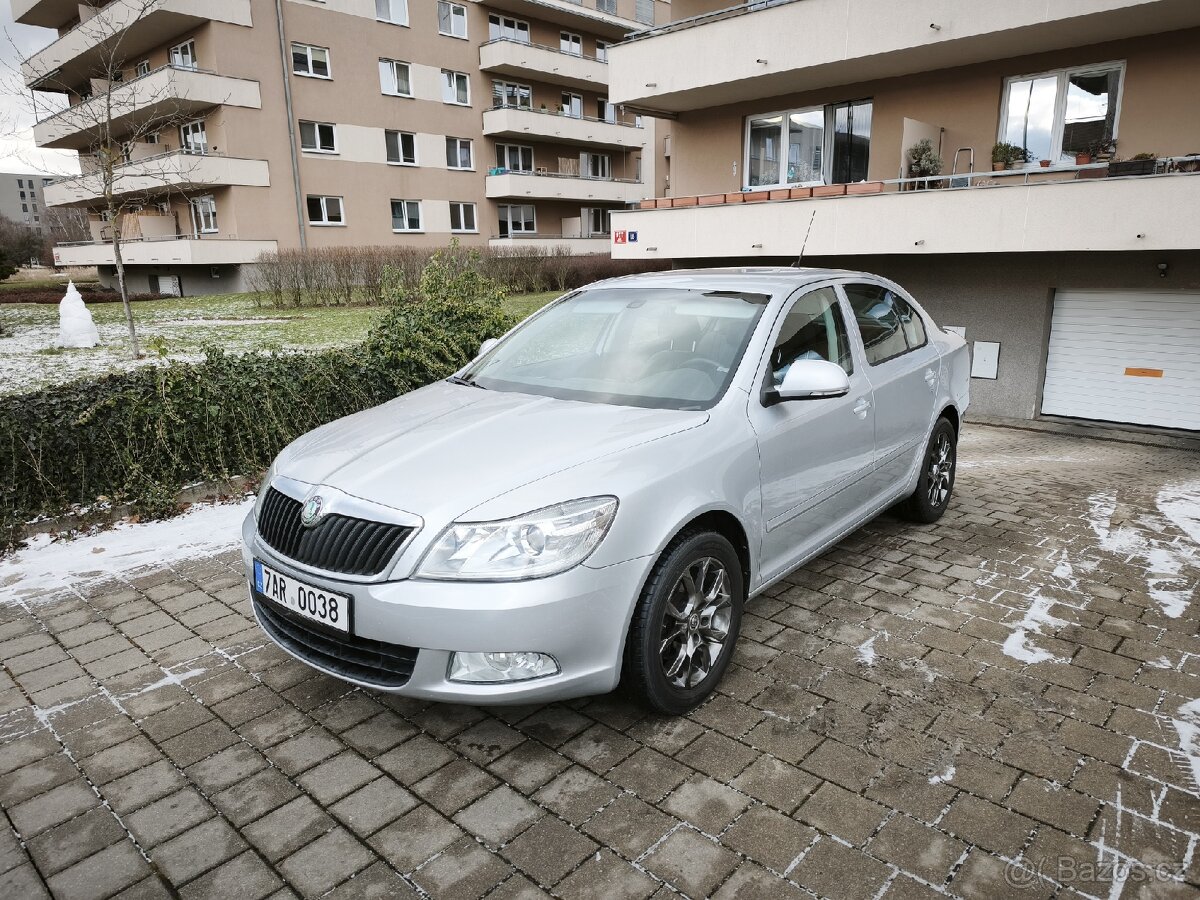 ŠKODA OCTAVIA 2.0TDI 2010 VÝBAVA - 8