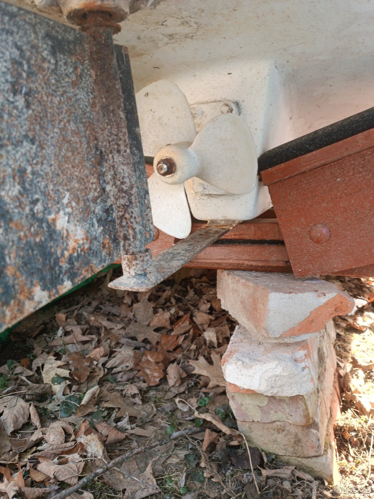 Elektrický motorový člun - 8