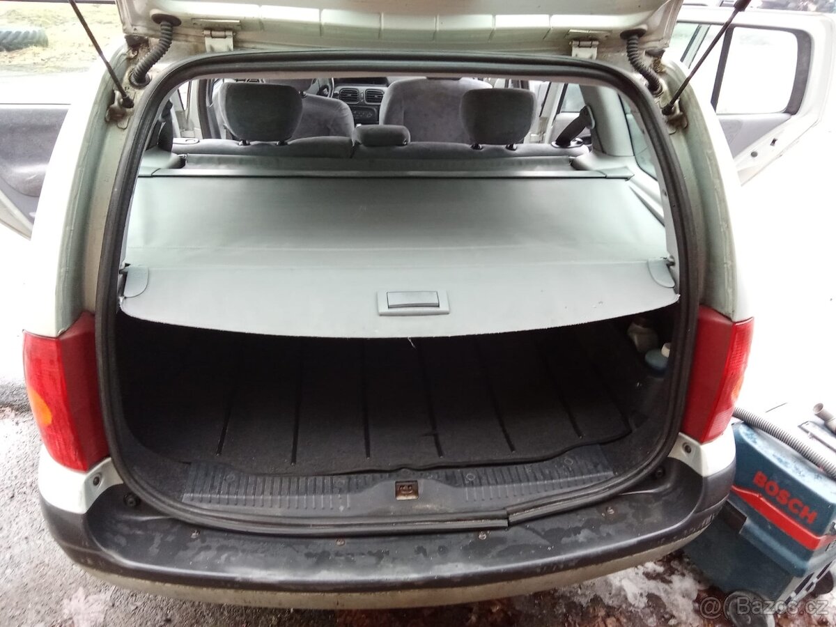 Renault Megané 1.6 16v Grandtour - 8