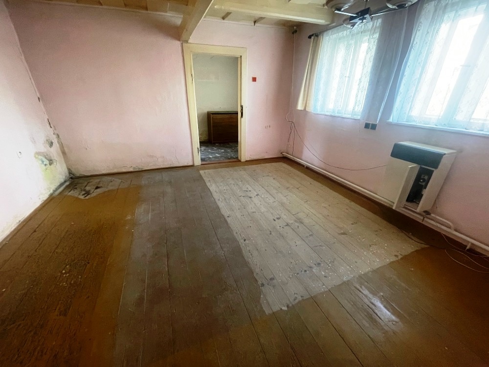 Rod. dům 2+1 UHERSKÝ BROD - ÚJEZDEC - 8