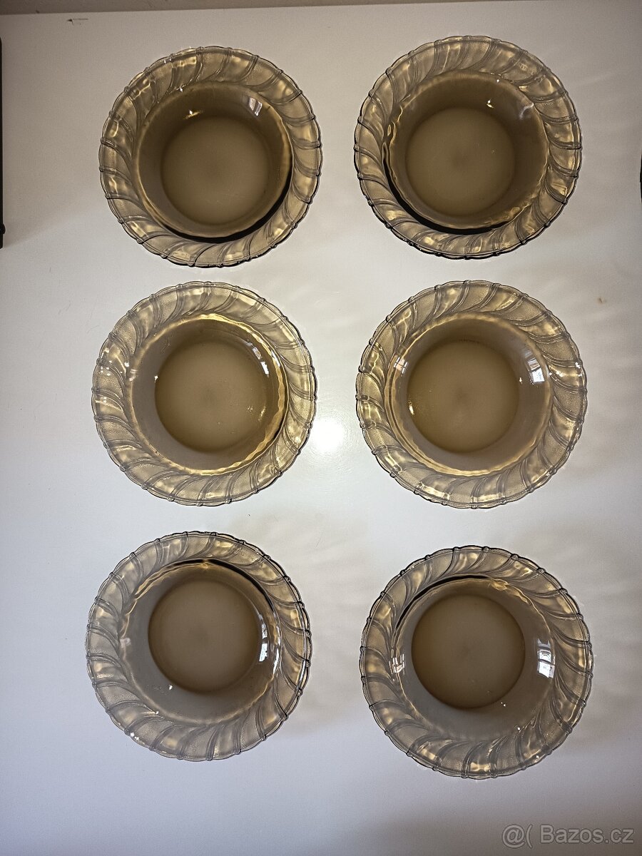 Sada talířů z kouřového skla, 17 kusů - 8