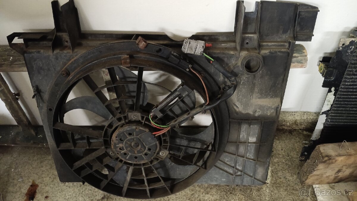 Volvo 850 2,5 TDI 103 kW chladič - 8