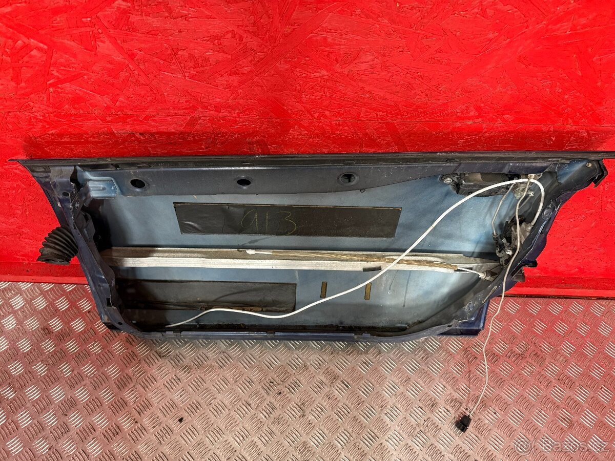 PRAVÉ PŘEDNÍ DVEŘE AUDI A4 B5 MODRÉ - 8