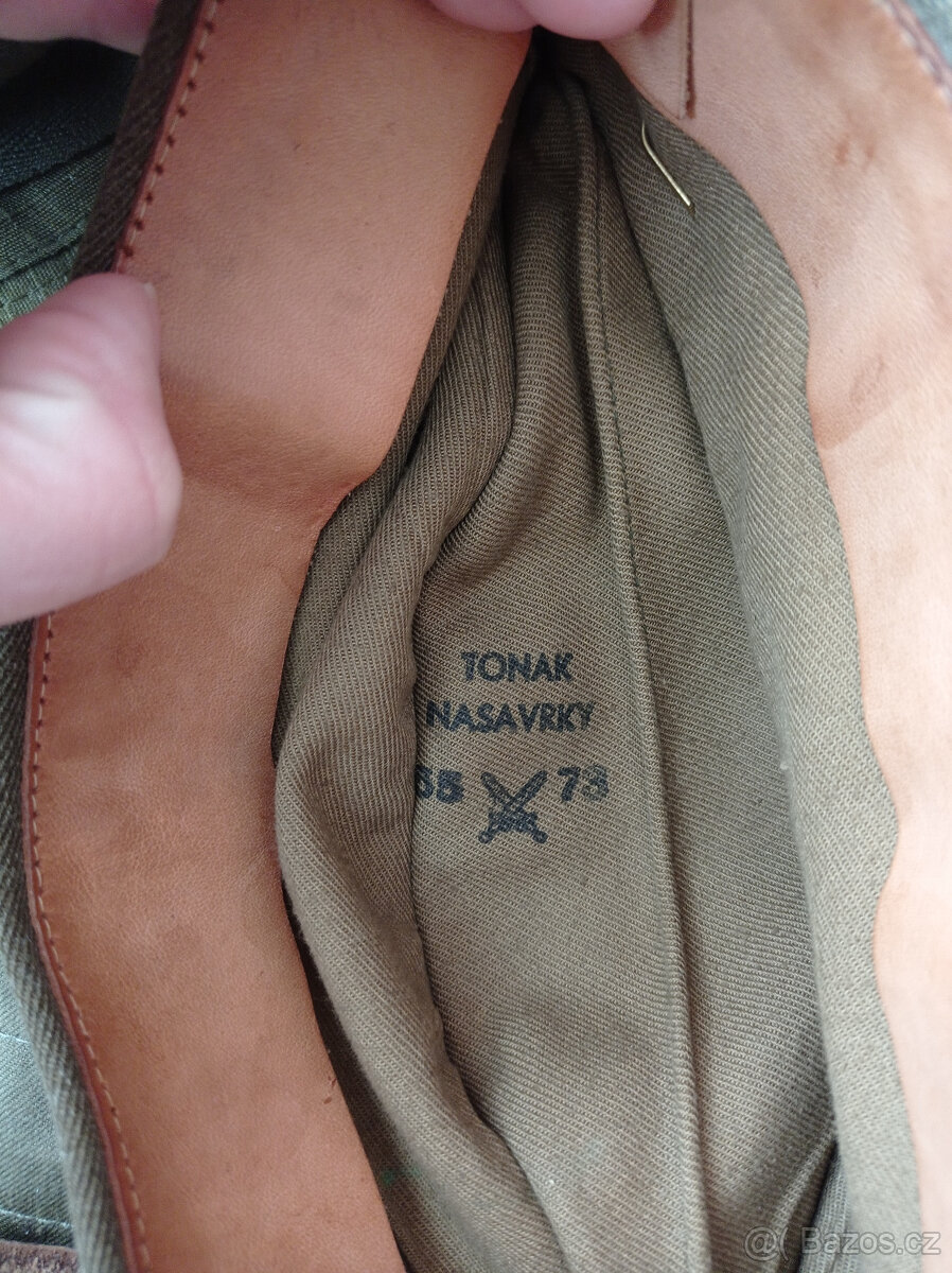 Vojenské: oblečení, lékárnička, čutory, svítilna, čepice aj. - 8