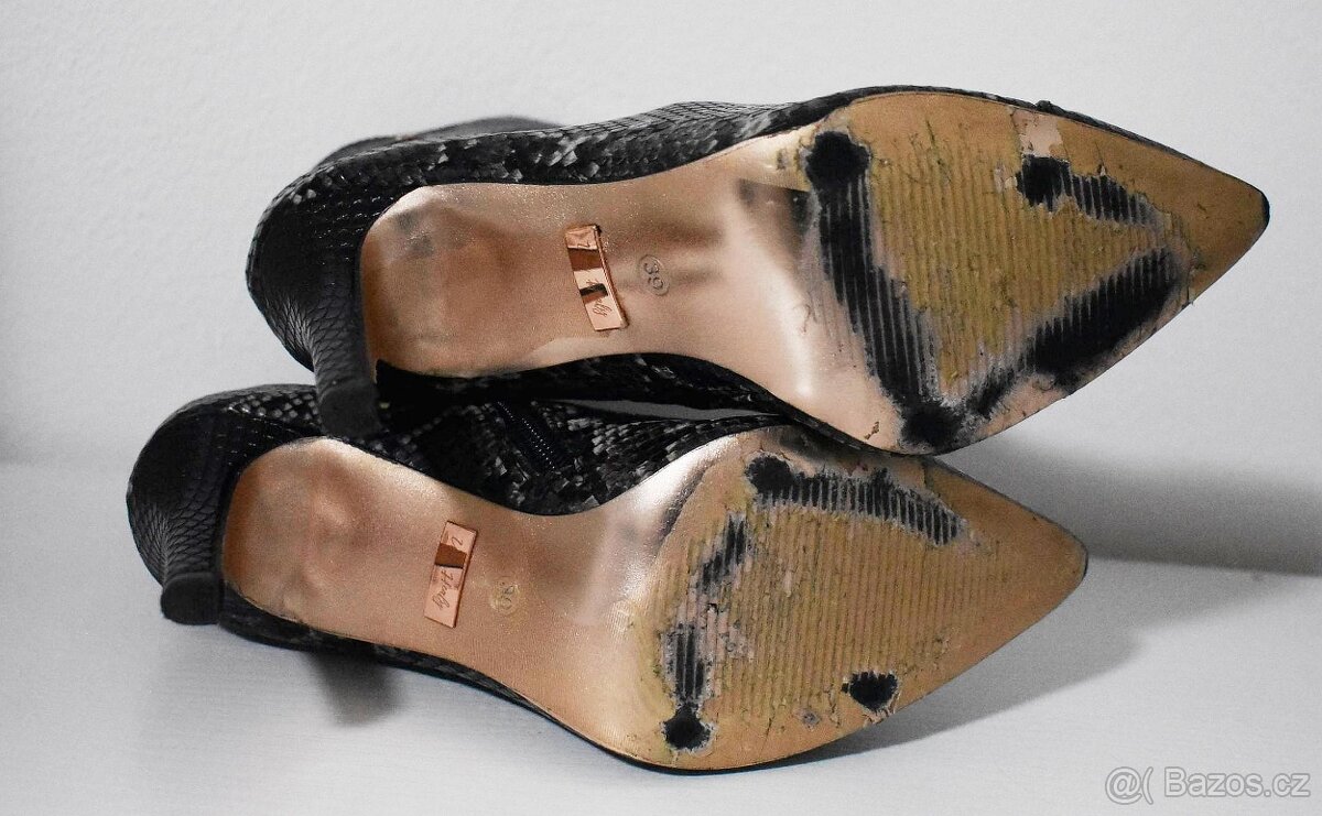 Dámské kotníkové boty na podpatku, vel. 39 - 8