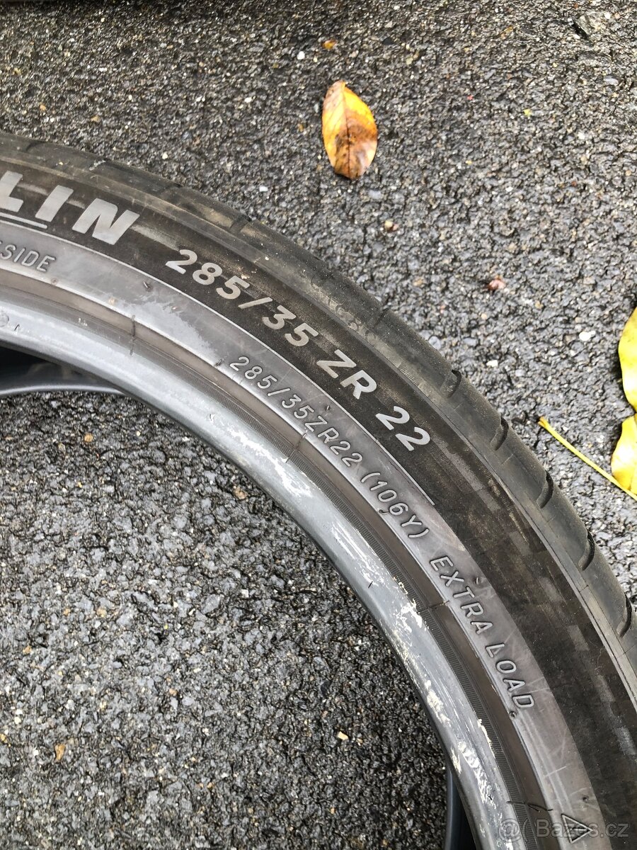 Prodám dvourozmer pneu 315/30/22 a 285/35/22 - 8