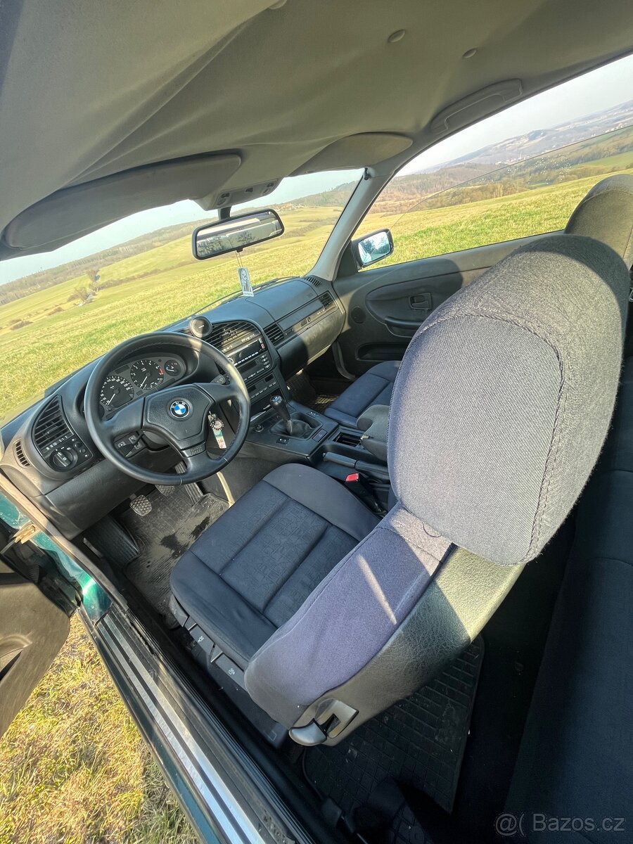 BMW e36 1.8is coupe - 8