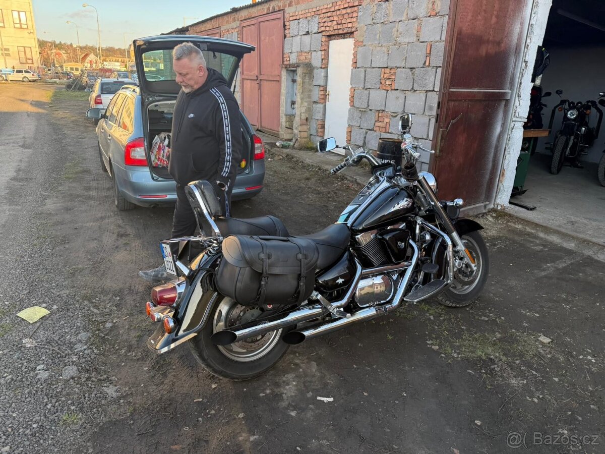 Suzuki Intruder - 8
