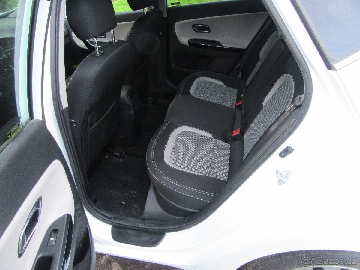 KIA CEED 1.6 crdi 94kw r.2014 nové v čr.naj.119 000km - 8