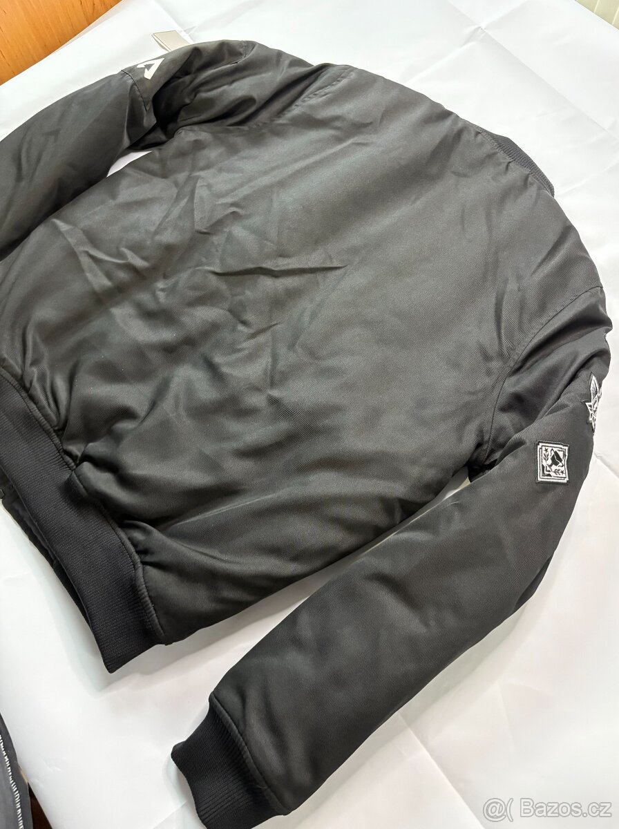 Černý bomber Apex Legends - LevelUp Wear | vel. S - 8