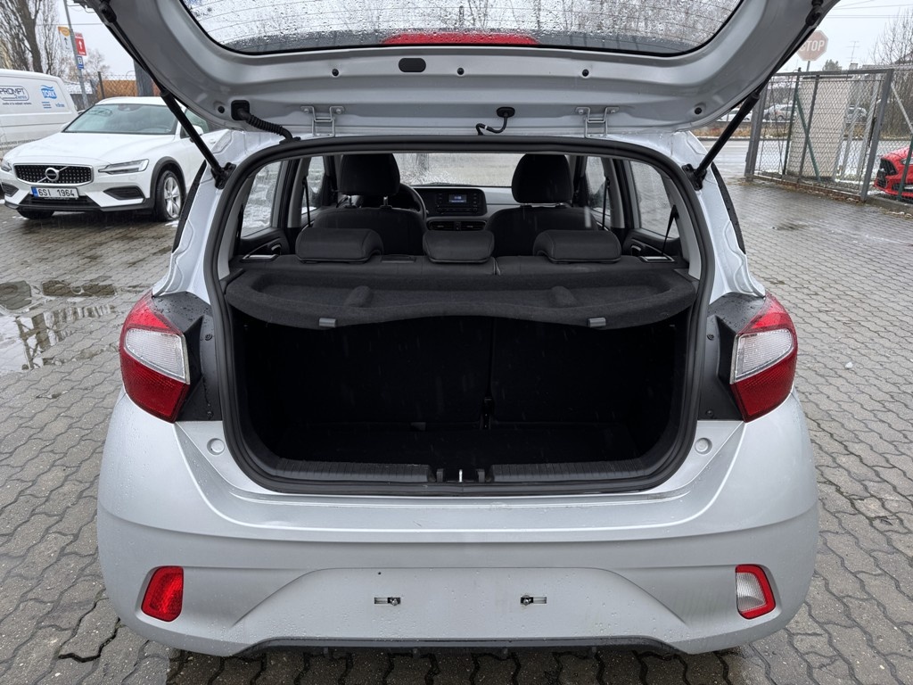 Hyundai i10, 1.0i 49 kW klima, serviska - 8