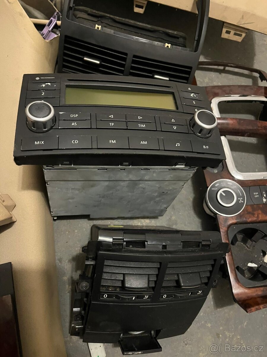 Díly interiéru Vw Touareg 7L - 8