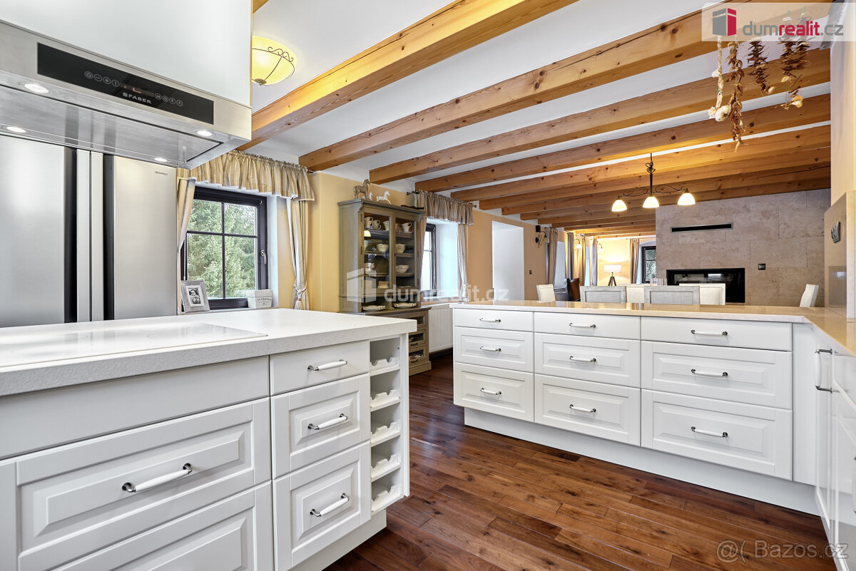 Dům s investiční příležitostí na pozemku 6.666 m2 v Krušných - 8