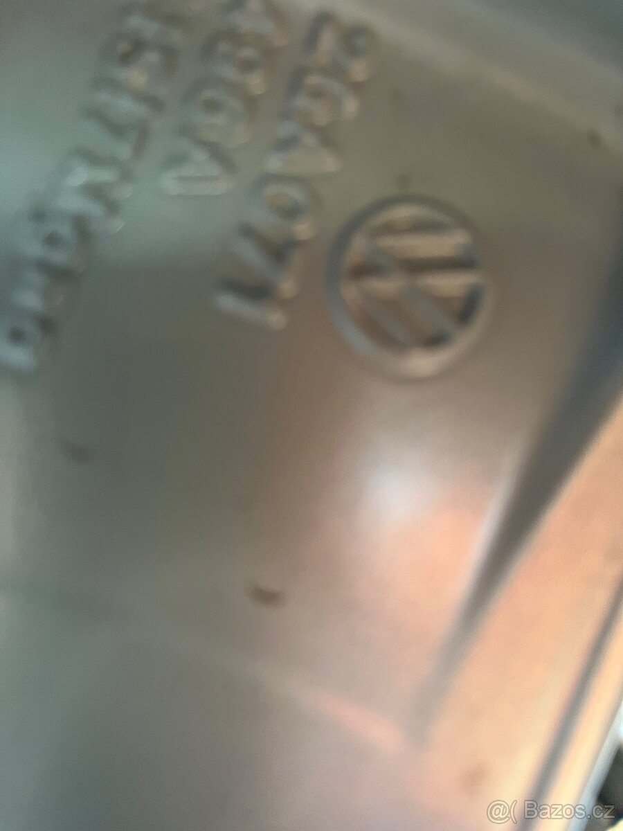 Zimní pneu+alu disky org. VW Caddy 16’ - 8