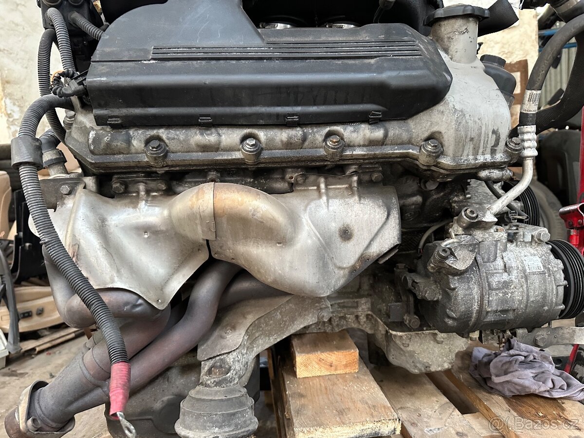 BMW S65B40A motor M3 E90 E92 E93 - 8