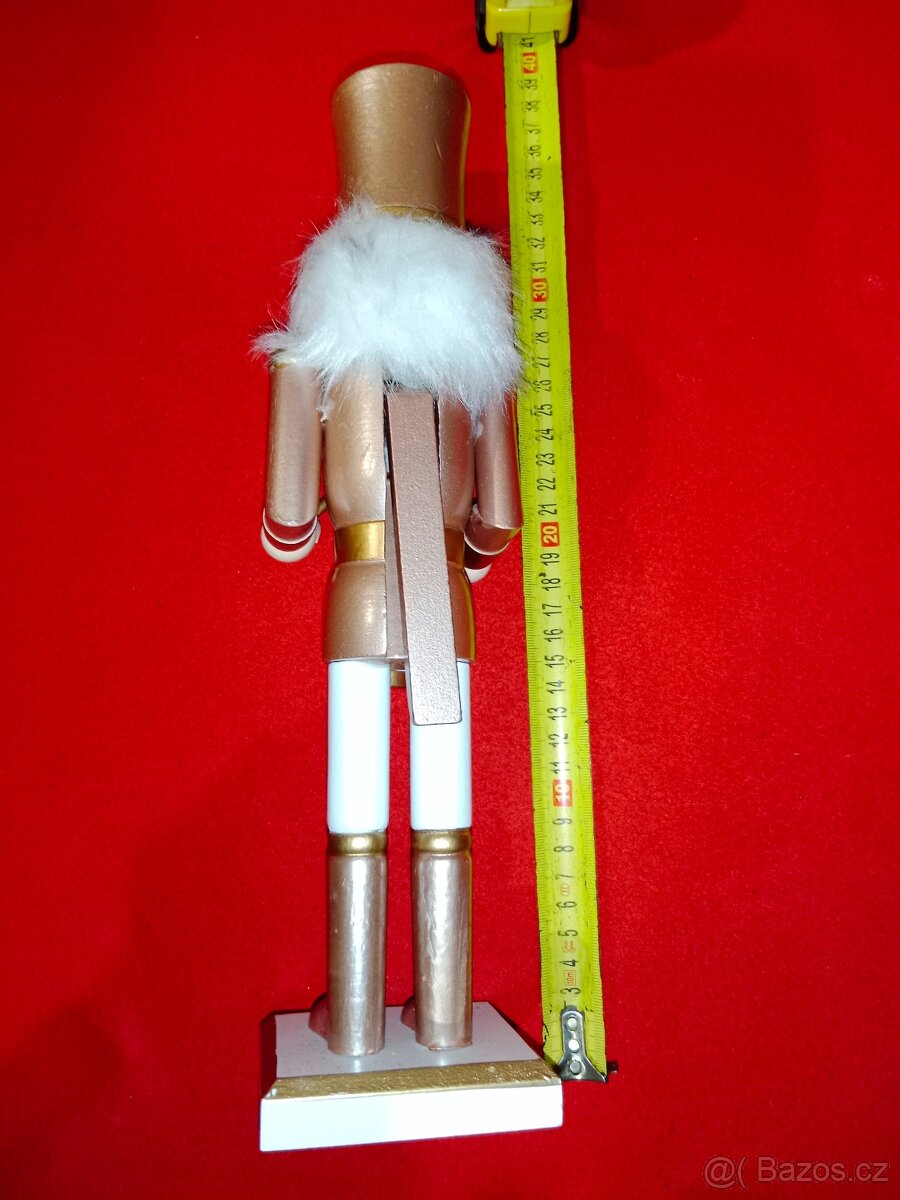 Dřevěné louskáčky 2 ks + Santa hrací - 8