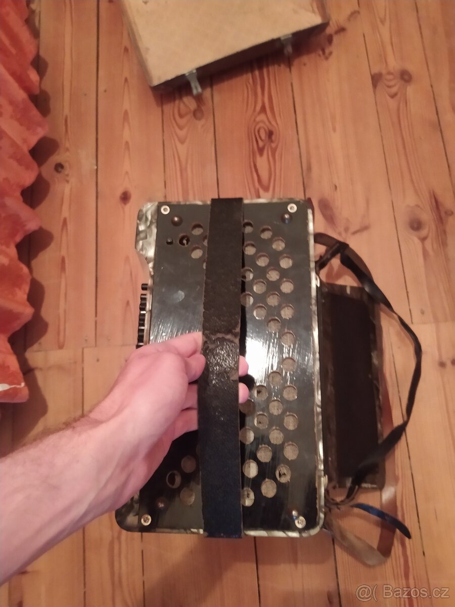 Akordeon/Tahací harmonika Hohner, Student IV - 8