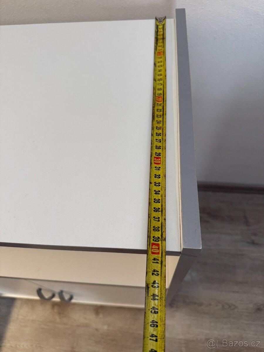 Praktická kuchyňská skříňka - 8