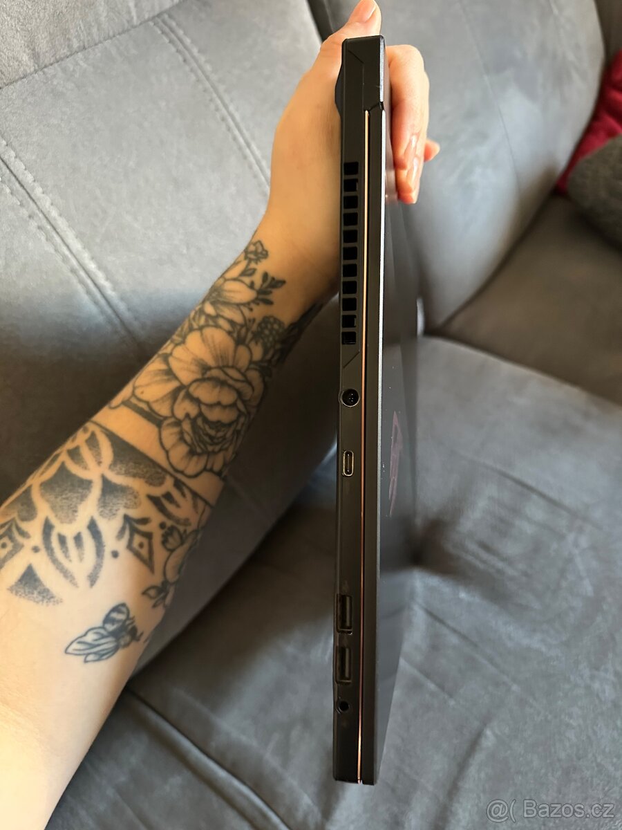 Asus ROG Zephyrus S - 8