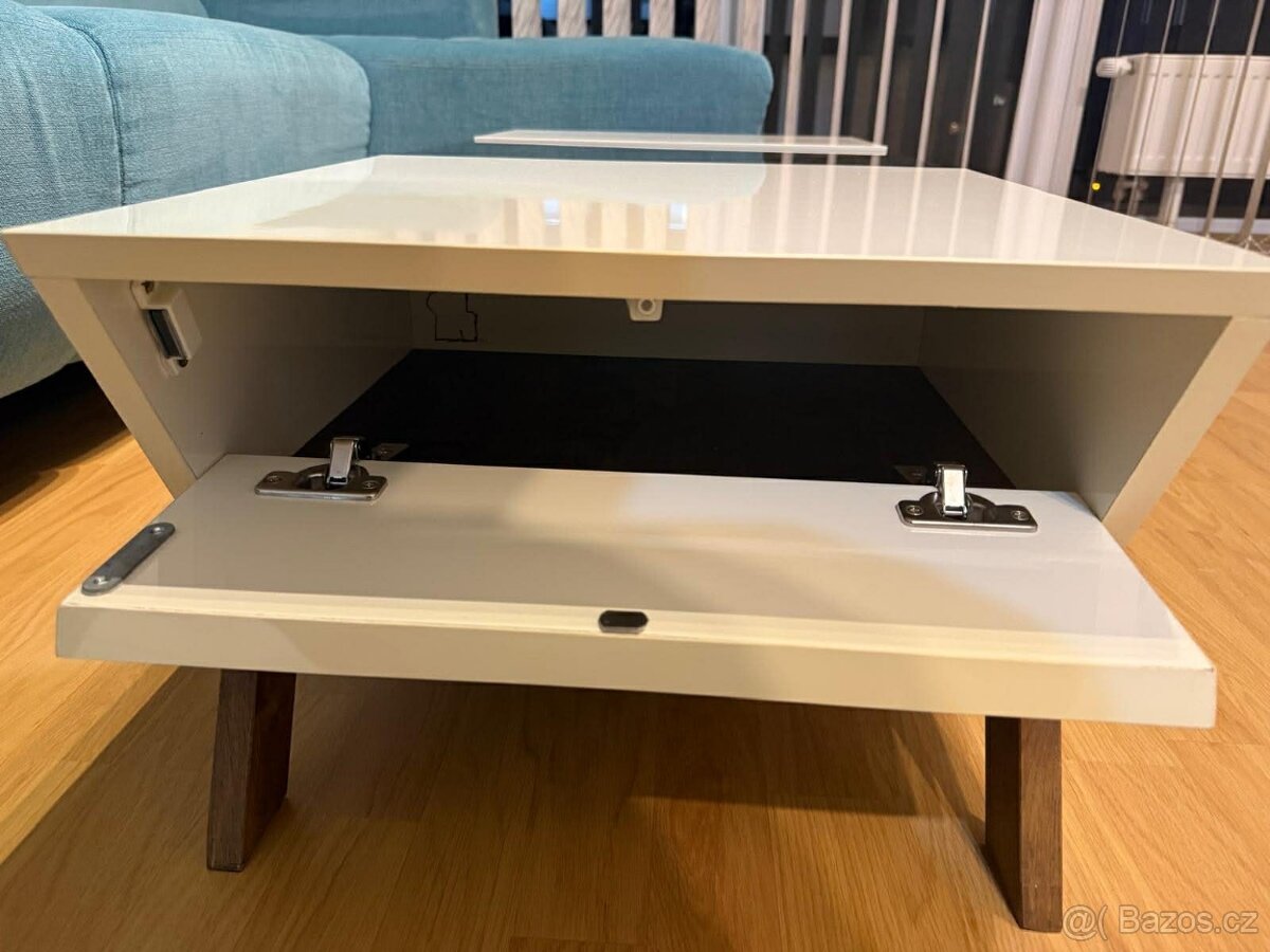 Pracovní/studijni stul - 8