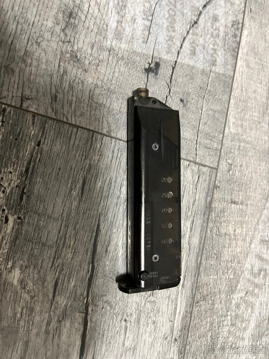 Realistická elektrická airsoftka - 8