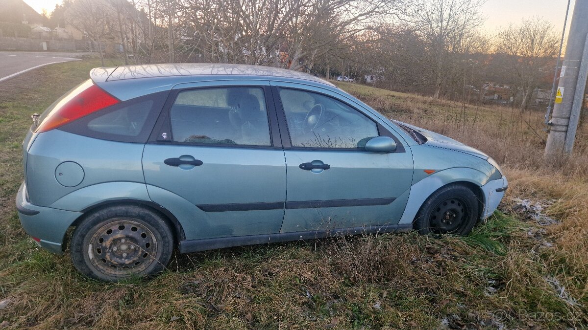 Ford focus 1.8 ghia - 8