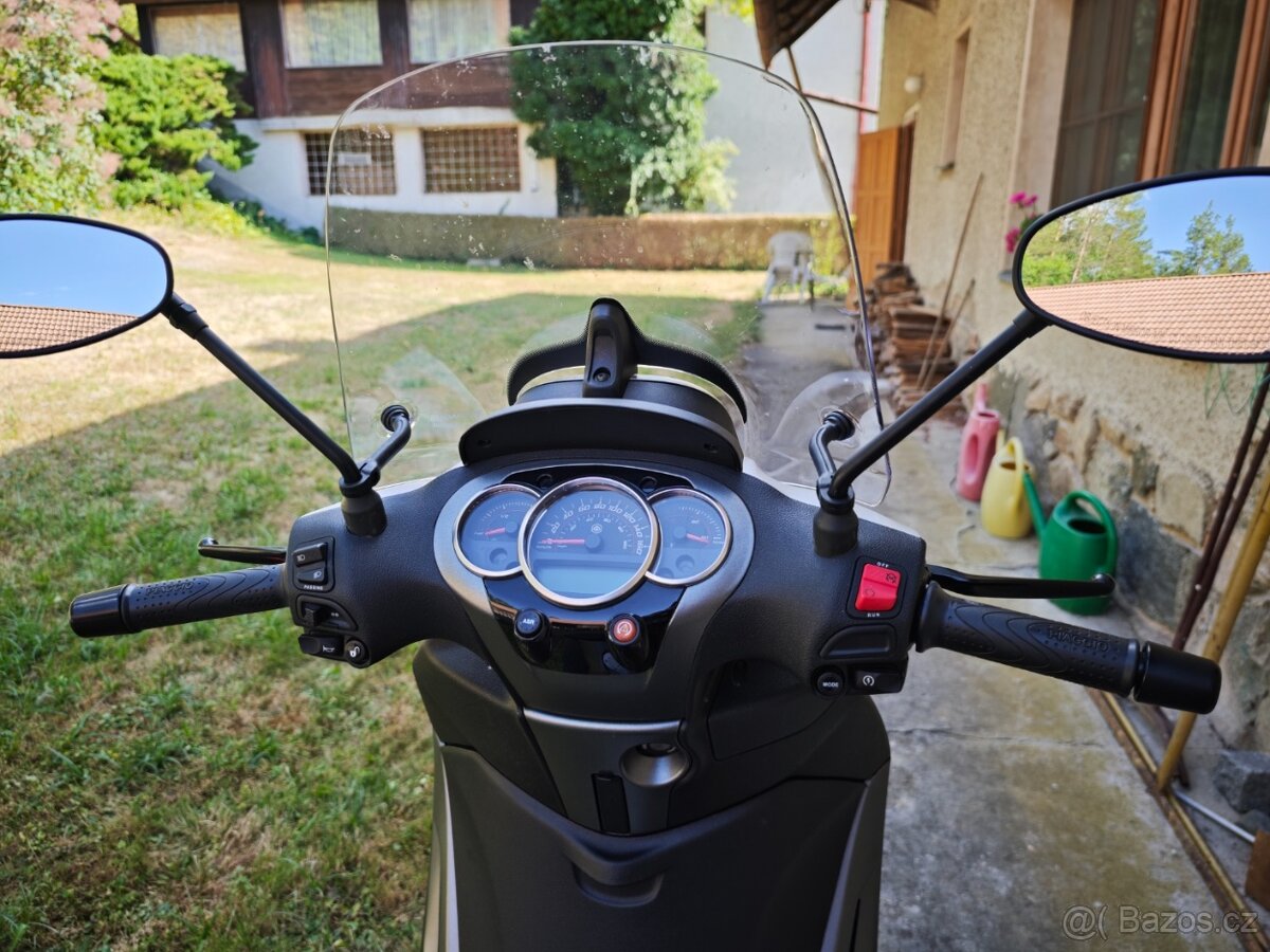 Piaggio Beverly 300 ABS - 8