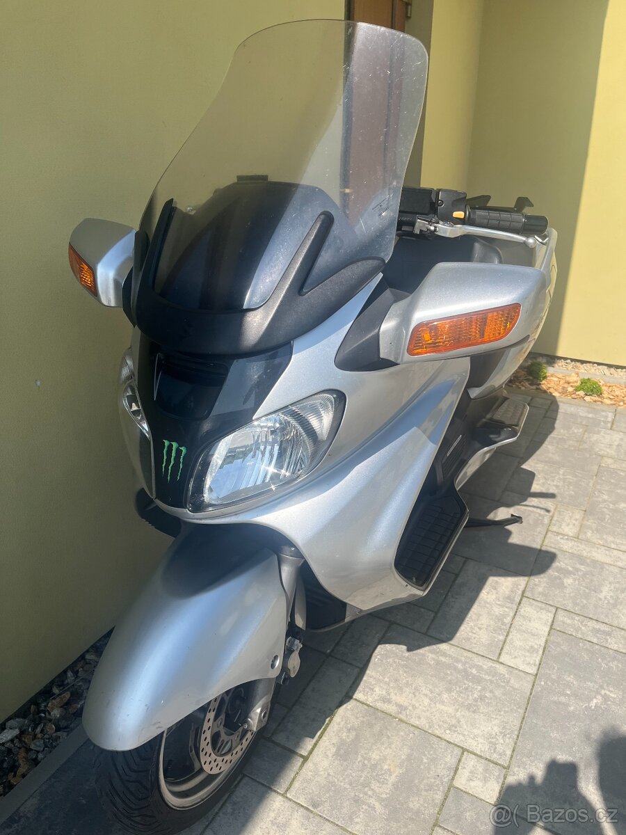 Suzuki 650 Burgman - 8