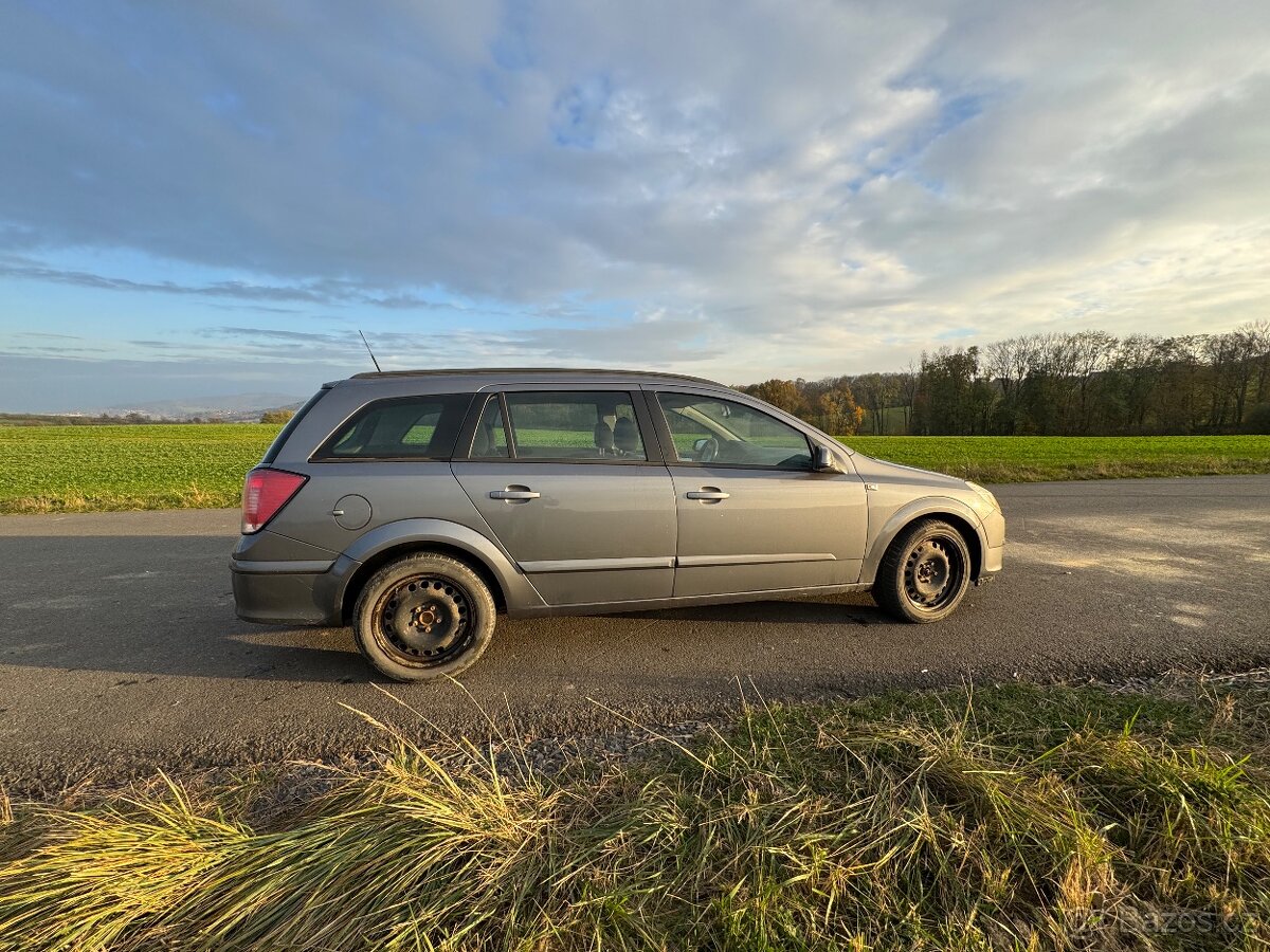Opel Astra H 1,9cdti 110kw nepojízdné - 8