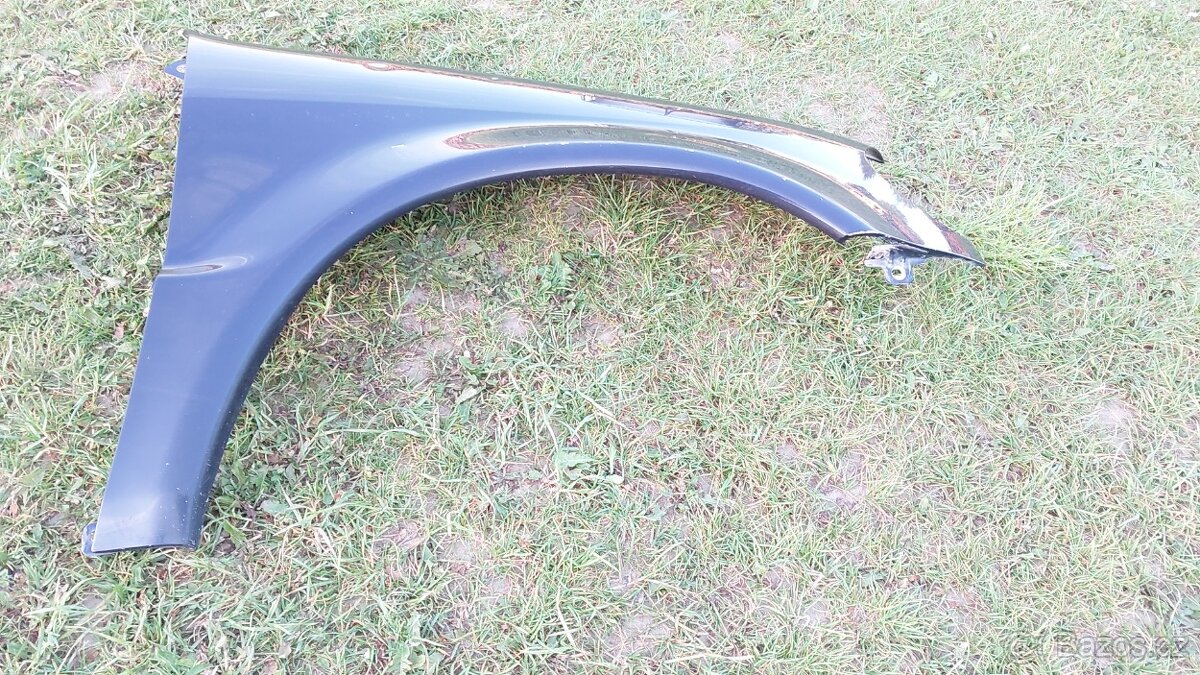 Mercedes ML - Blatníky modré - 8