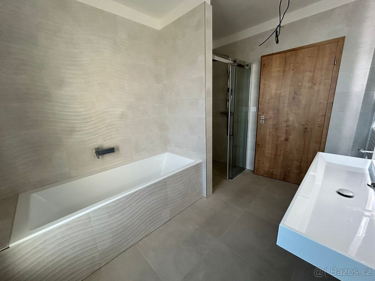 Pronájem RD 5+kk, Trhové Sviny - 8