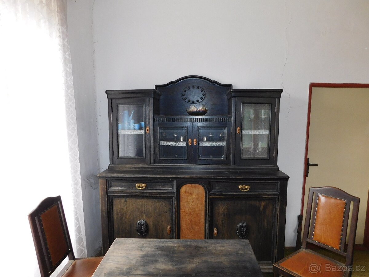 Starožitný Kredenc - 8