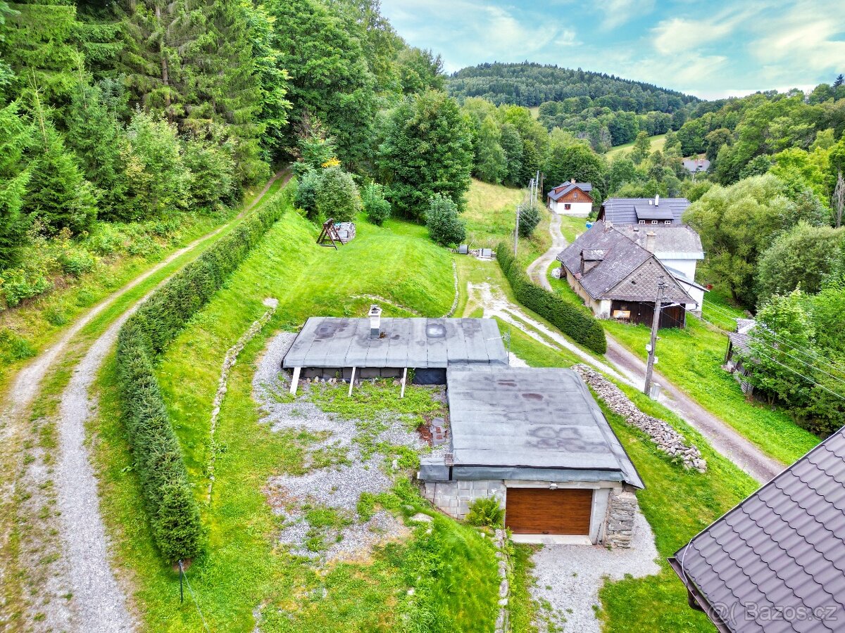 Prodej pozemku 1.421 m², vybudované 1. podlaží chaty, garáž, - 8