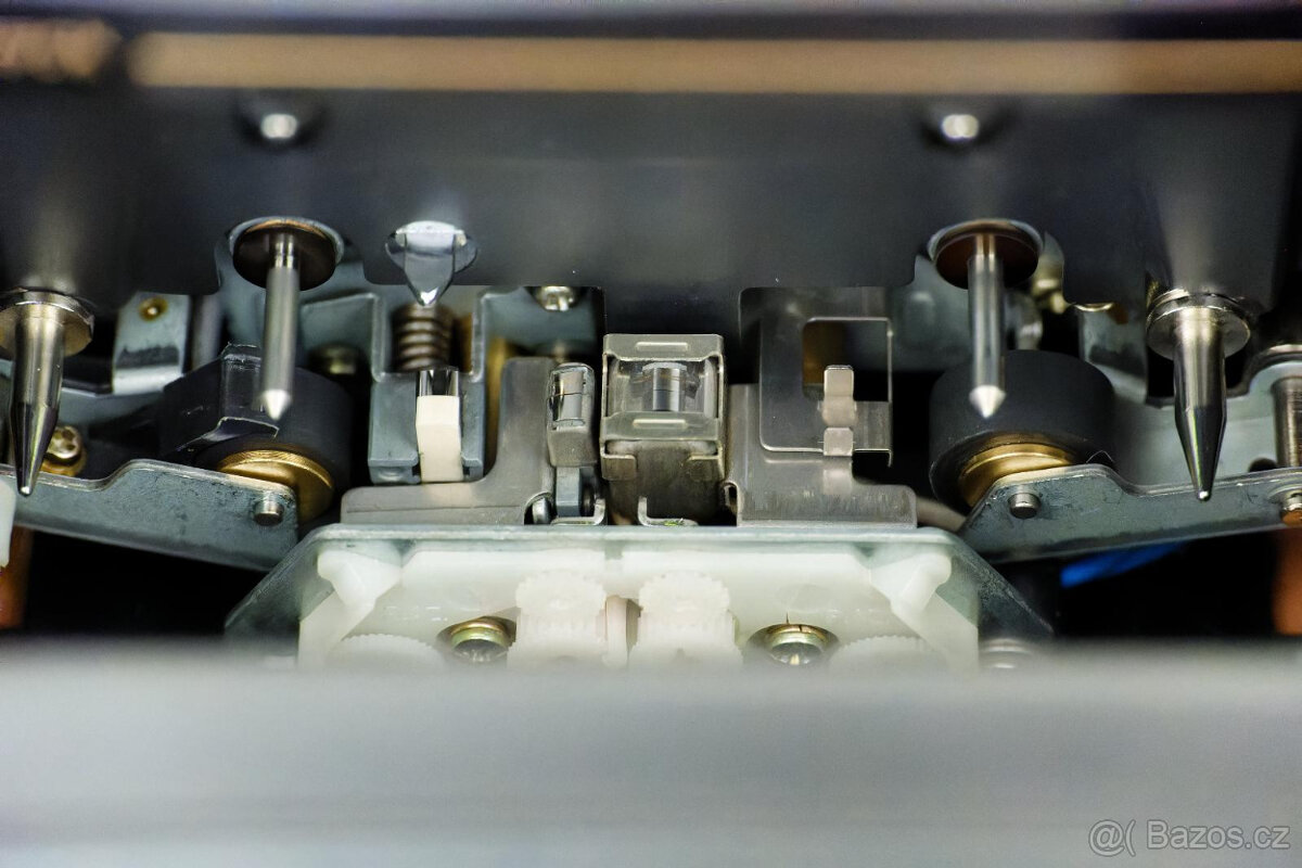 Diskrétní tape deck NAKAMICHI CR-4 (top - plně servisovaný) - 8