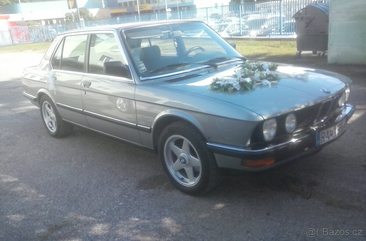 BMW E28 524D - 8