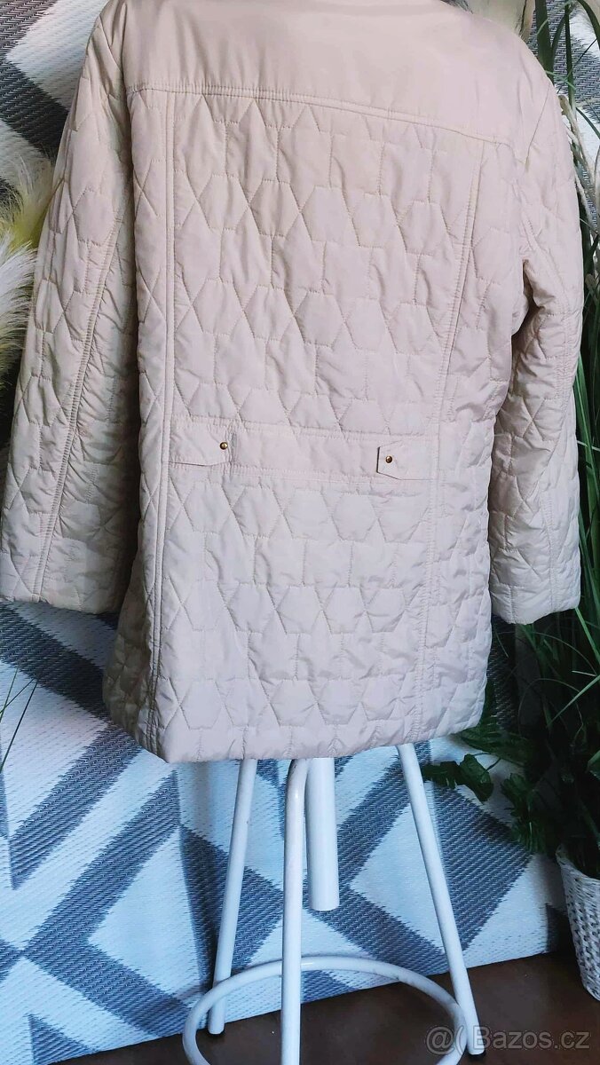 LEHKÁ DÁMSKÁ PROŠÍVANÁ BUNDA - CANDA - vel. 46 - 8