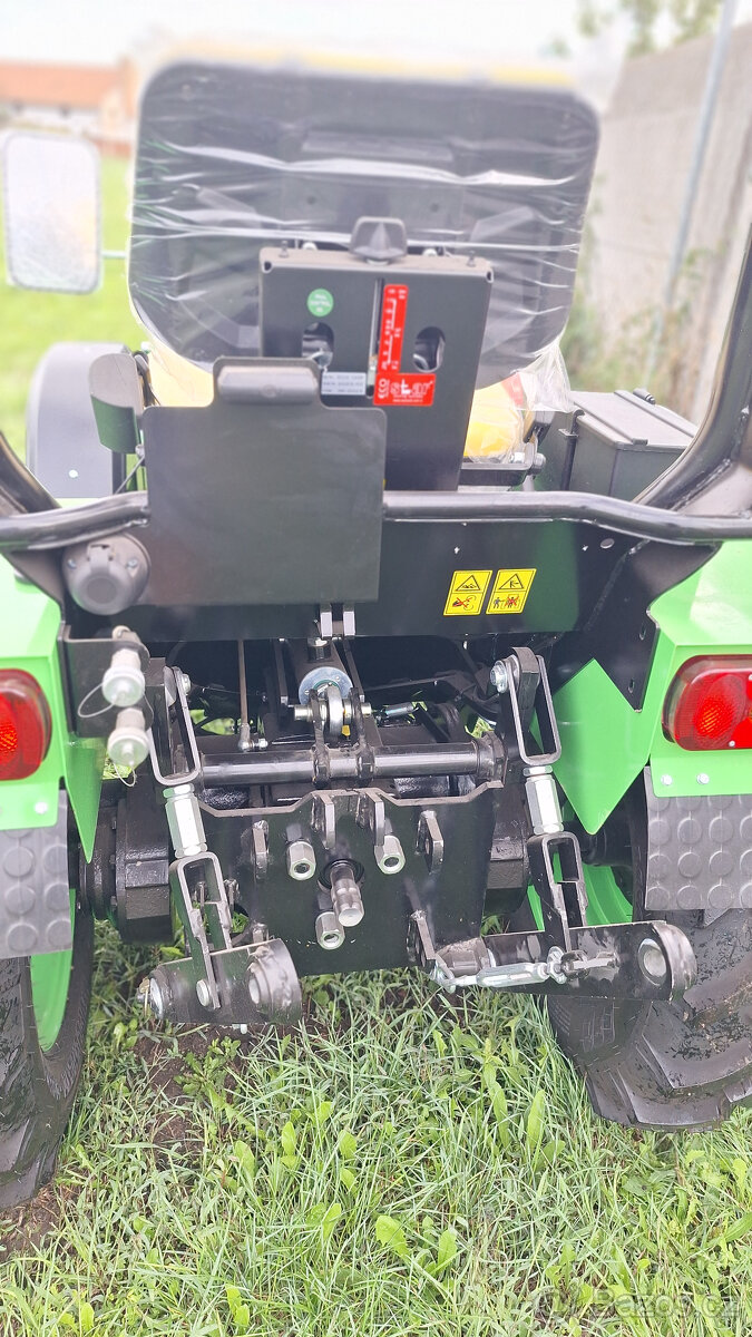 malotraktor WINEA 26 LD Comfort zánovní stav - 8