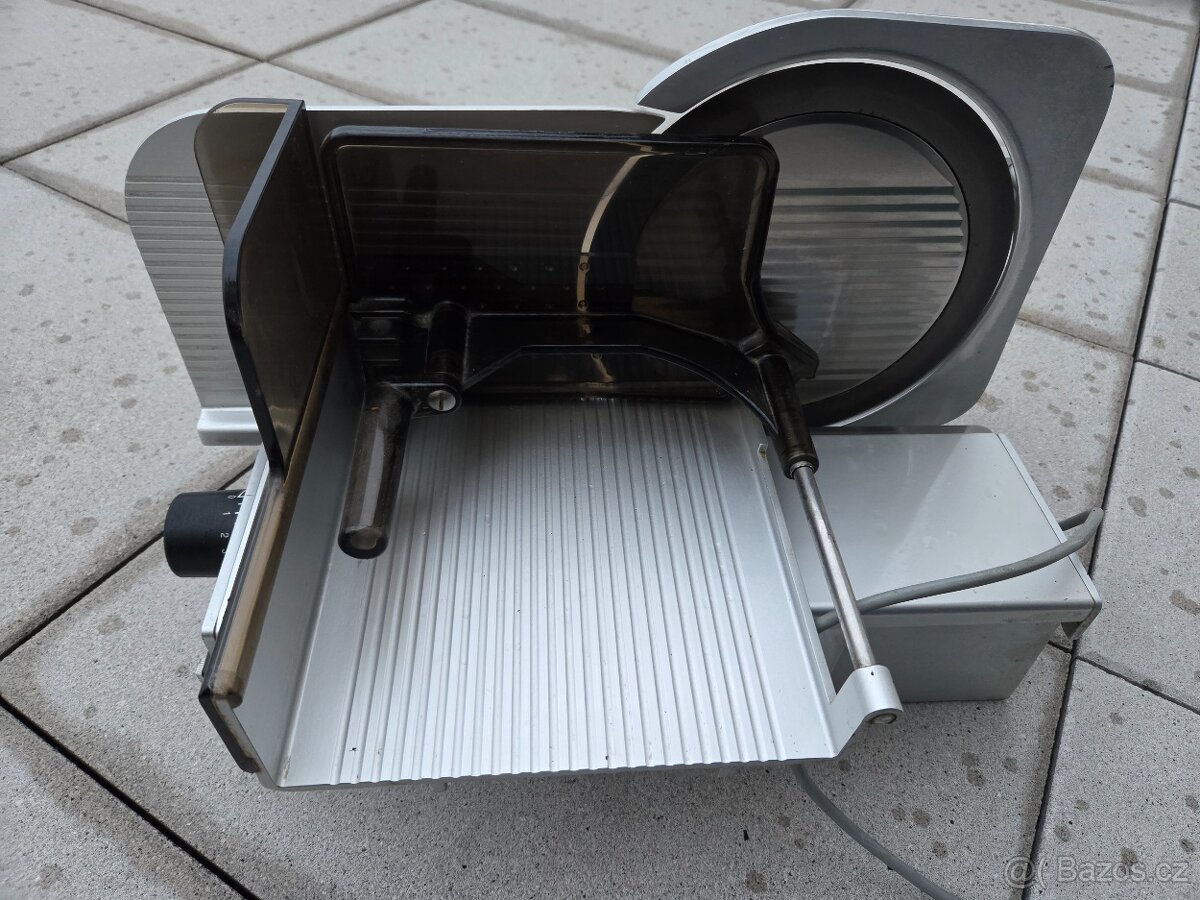 Nářezový stroj GRAEF - 8